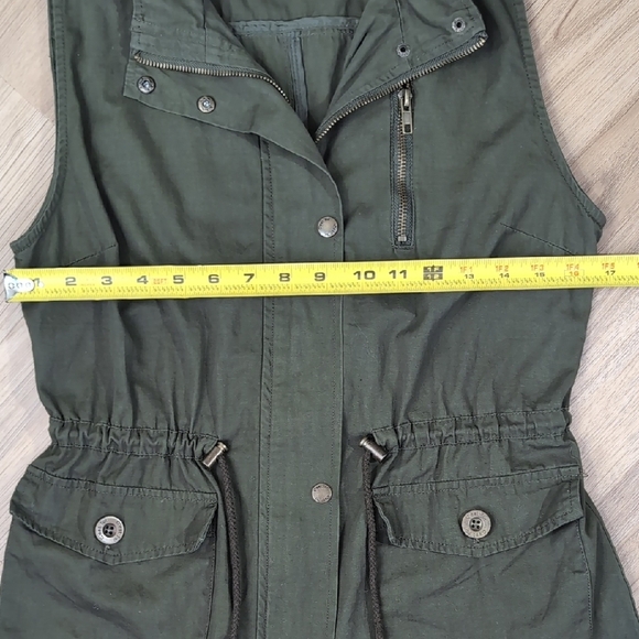 Forest Green Utility Jacket with Hood and Zipper Closure - Picture 3 of 6